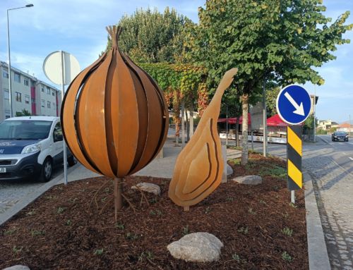 Penafiel inaugurou monumento do presunto e da cebola